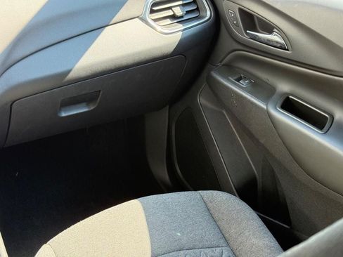 Used 2023 Chevrolet Equinox LT FWD image 15