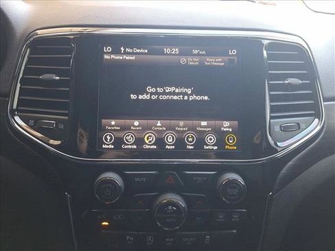 Used 2021 Jeep Grand Cherokee Laredo X image 11