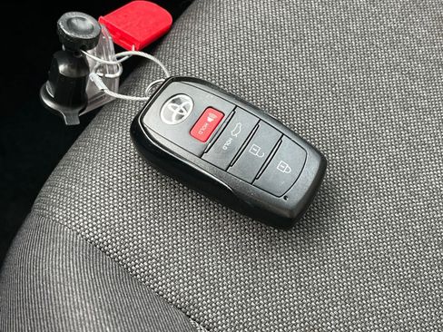 Used 2025 Toyota Camry LE image 22