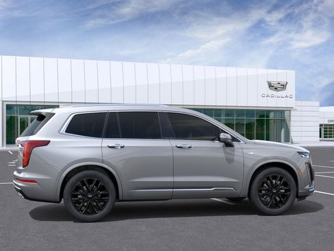 New 2025 Cadillac XT6 Luxury image 29