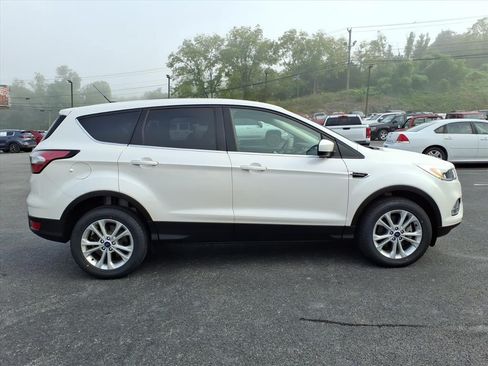 Used 2017 Ford Escape SE AWD/4WD image 9