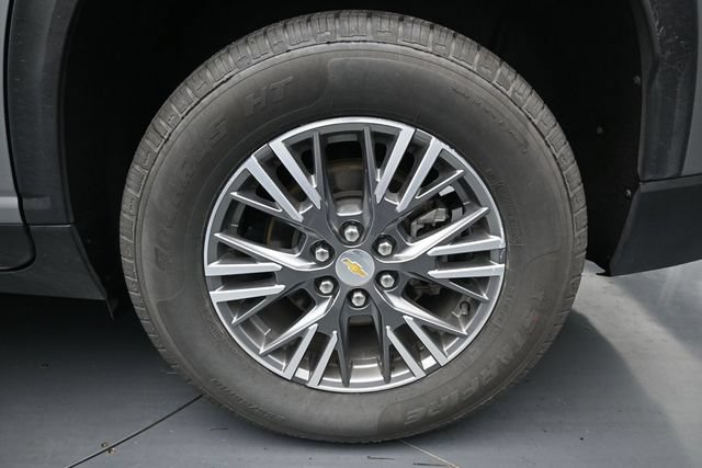 Used 2025 Chevrolet Traverse LT AWD/4WD image 11