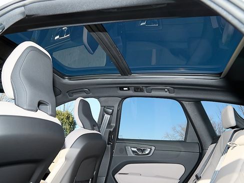 New 2026 Volvo XC60 B5 Plus w/ Protection Package Premier image 28