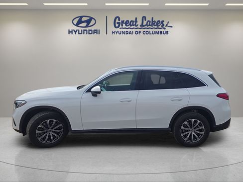 Used 2025 Mercedes-Benz GLC 300 4MATIC image 2