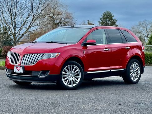 Used 2012 Lincoln MKX AWD image 10