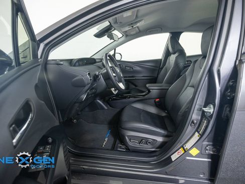 Used 2017 Toyota Prius Prime Premium w/ Carpet Mat Package FWD image 11