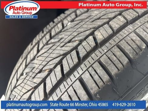 Used 2023 GMC Yukon XL SLT image 46