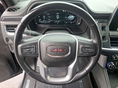 Used 2023 GMC Yukon XL SLT image 18