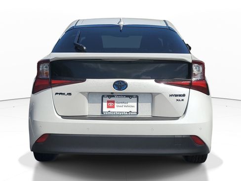 Certified 2021 Toyota Prius FWD image 9