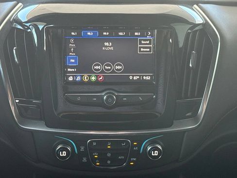 Used 2023 Chevrolet Traverse LT FWD image 20
