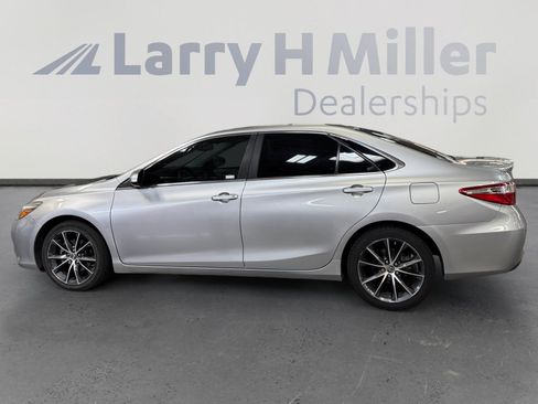 Used 2015 Toyota Camry XSE w/ Moonroof Package FWD image 2