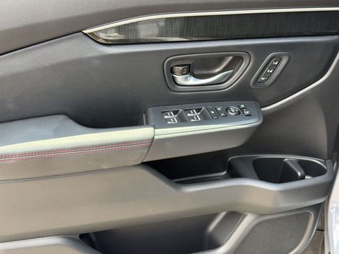Used 2025 Honda Pilot Black Edition image 14