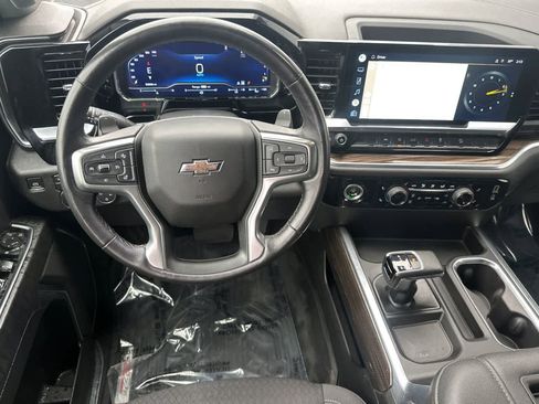 Used 2022 Chevrolet Silverado 1500 LT w/ Z71 Off-Road Package image 12