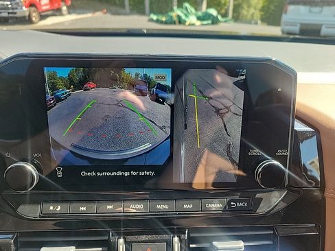 New 2025 Nissan Pathfinder Platinum w/ Cargo Package image 18