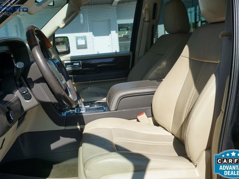 Used 2015 Lincoln Navigator 4WD w/ Equipment Group 101A Reserve image 30