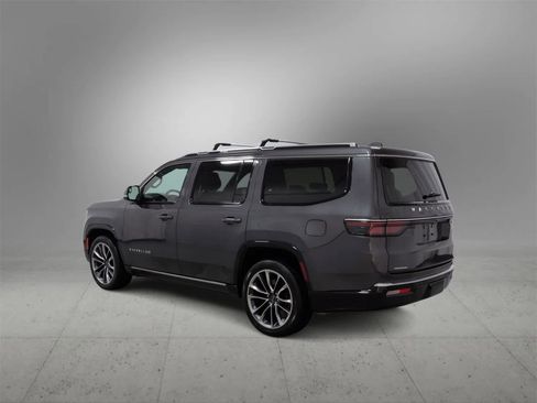 Used 2022 Jeep Wagoneer Series III w/ Premium Group I image 6