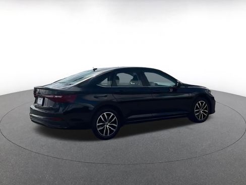 Used 2025 Volkswagen Jetta SE image 15