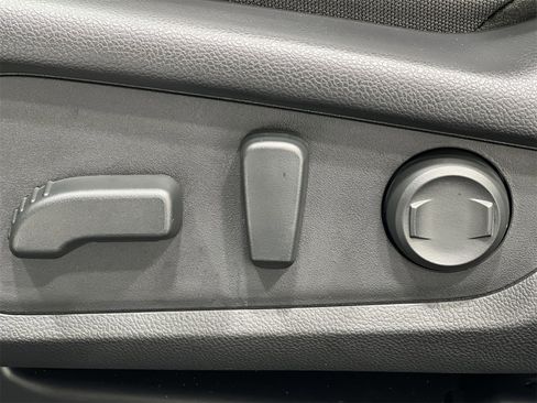 Certified 2025 Subaru Crosstrek 2.5i Limited w/ Crosstrek Mirror Package image 12