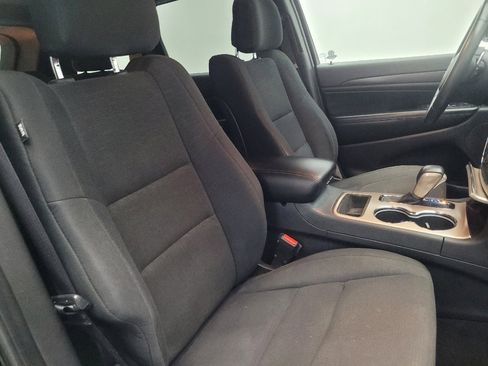 Used 2017 Jeep Grand Cherokee Laredo w/ Quick Order Package 2BE image 21