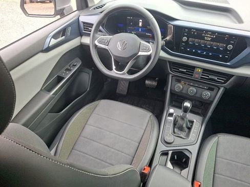 Certified 2022 Volkswagen Taos SE image 14