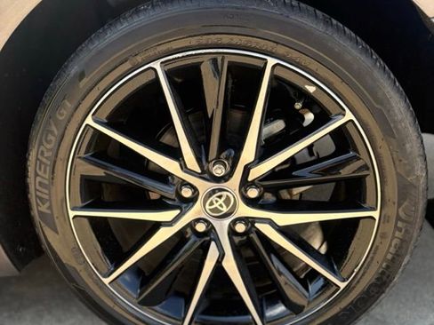Used 2024 Toyota Camry SE FWD image 11