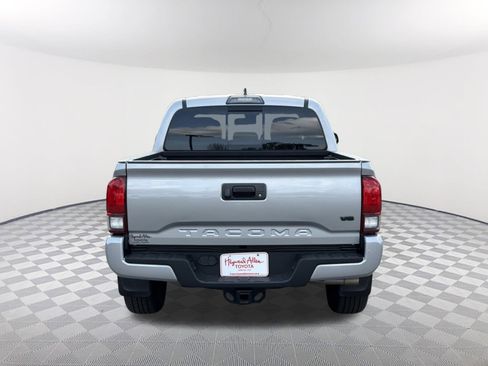 Used 2019 Toyota Tacoma TRD Sport image 16