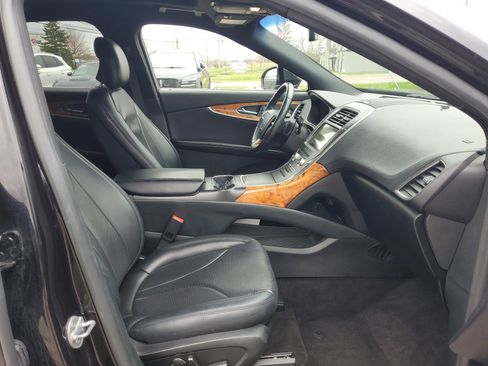 Used 2019 Lincoln Nautilus Reserve image 9