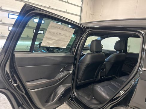 New 2026 Jeep Cherokee Laredo image 31