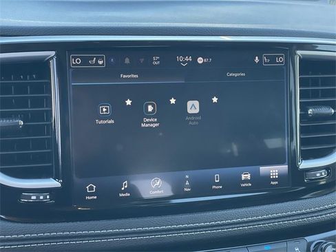 Used 2023 Chrysler Pacifica Limited image 13