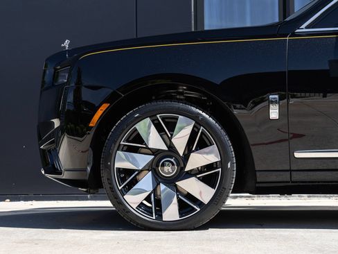 New 2026 Rolls-Royce Cullinan AWD/4WD image 13