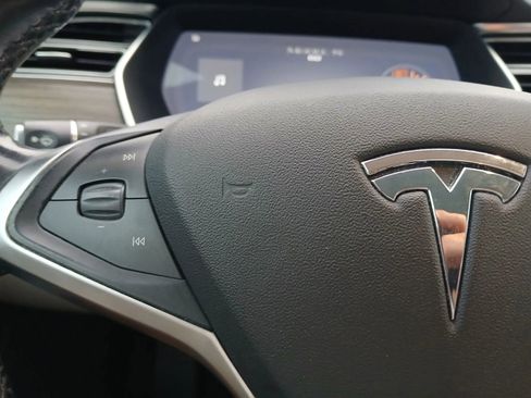 Used 2015 Tesla Model S 60 image 27