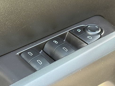 Used 2025 GMC Canyon Elevation RWD image 19