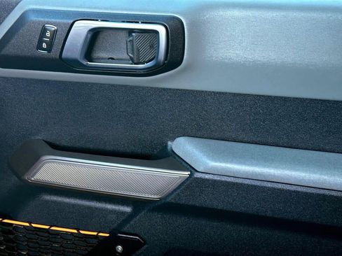 Used 2023 Ford Bronco Badlands image 19