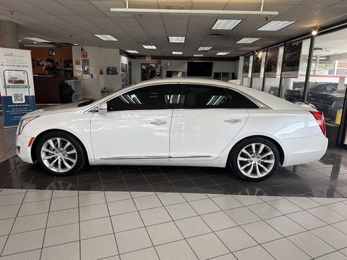 Used 2017 Cadillac XTS Luxury FWD image 2