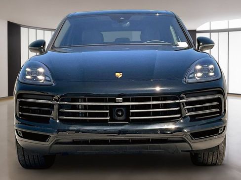 Used 2023 Porsche Cayenne Platinum Edition AWD/4WD image 2