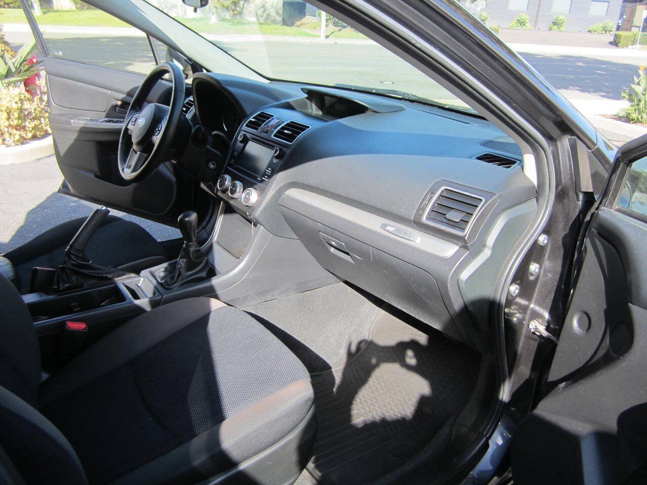 Used 2017 Subaru Crosstrek 2.0i AWD/4WD image 18