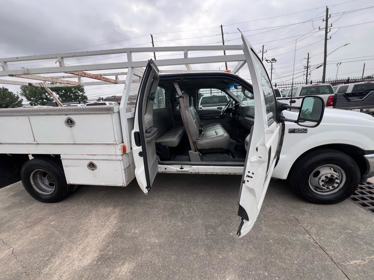 Used 2001 Ford F350 XL RWD image 71