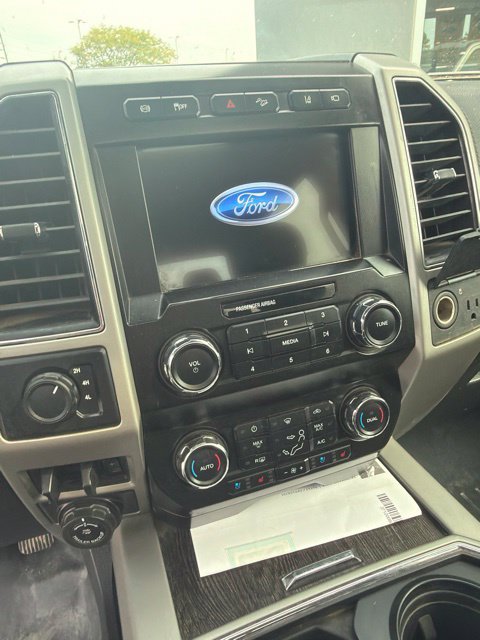 Used 2020 Ford F350 Lariat w/ Lariat Ultimate Package AWD/4WD image 27