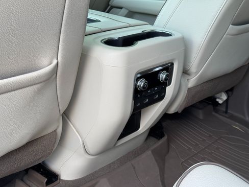Used 2021 GMC Yukon Denali w/ Denali Ultimate Package AWD/4WD image 59