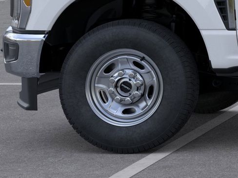 New 2026 Ford F250 XL w/ XL Chrome Package image 41