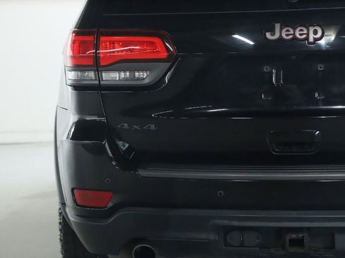 Used 2017 Jeep Grand Cherokee Trailhawk w/ Trailhawk Luxury Group AWD/4WD image 46