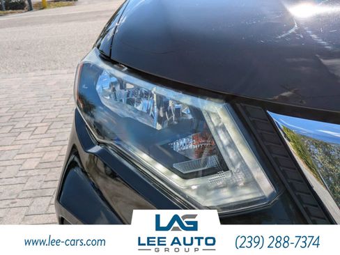 Used 2017 Nissan Rogue SL image 8