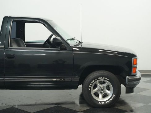 Used 1988 Chevrolet Silverado 1500 2WD Regular Cab image 27