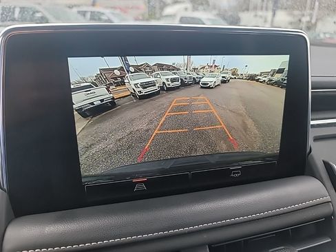 Used 2023 GMC Yukon SLT image 15