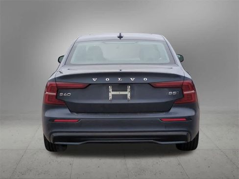 Used 2024 Volvo S60 B5 Core image 5