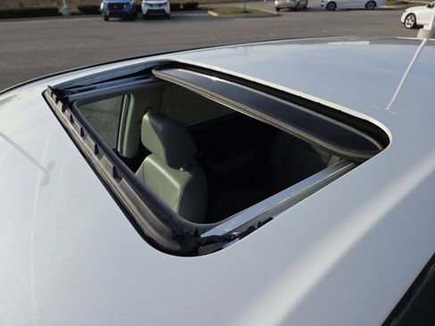 Used 2023 Honda CR-V EX-L image 3