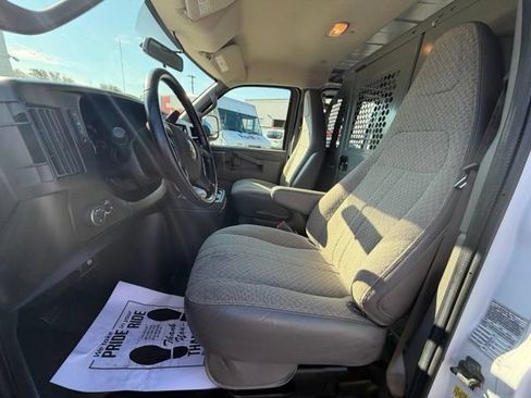 Used 2022 Chevrolet Express 2500 w/ Driver Convenience Package RWD image 19