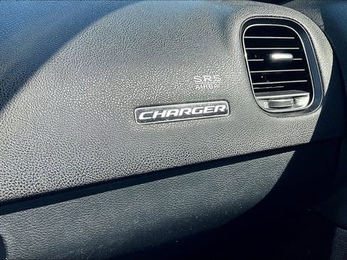 Used 2018 Dodge Charger R/T w/ Blacktop Package image 33