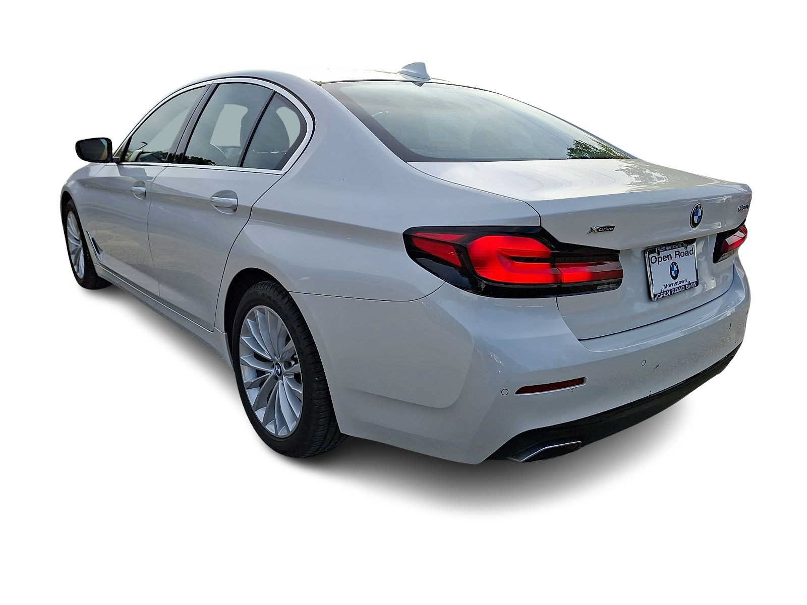 Used 2023 BMW 530i xDrive w/ Premium Package AWD/4WD image 4