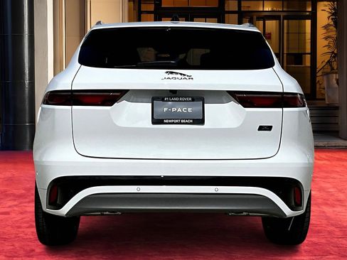 New 2026 Jaguar F-PACE R-Dynamic S image 4